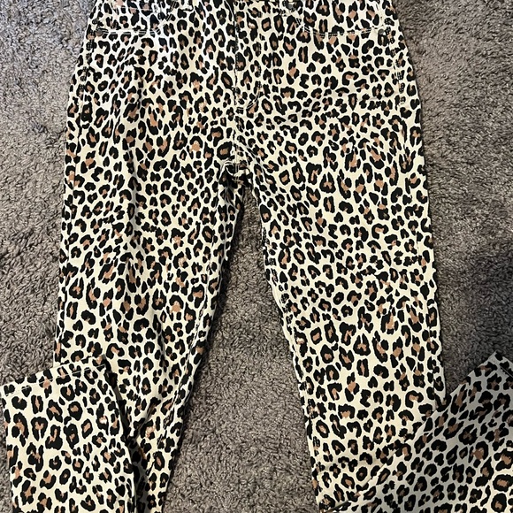 Design Lab high rise skinny leopard pants - Picture 3 of 3